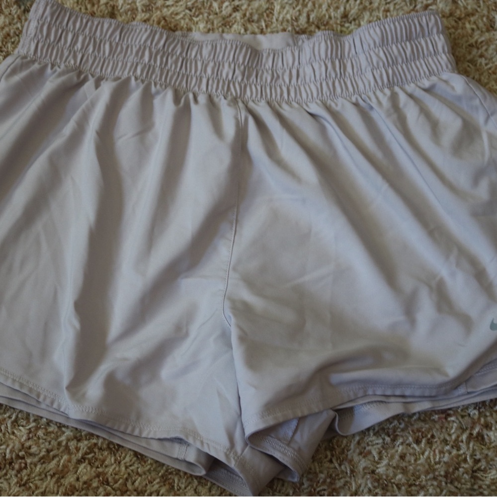 Nike light pink Athletic Shorts Lightweight Moisture-Wicking with spandex
